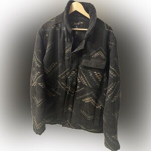 Roark Axeman Sherpa Lined Jacket Mens XL
Aztec Print